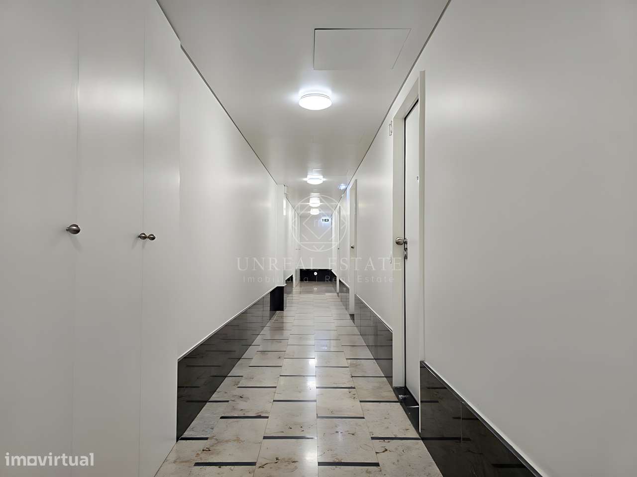 Apartamento T0+1 , novo, inserido em um edifício totalmente remodelado-17