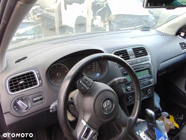 DESKA KOKPIT PODUSZKI PASY VW POLO 6R EUROPA - 1