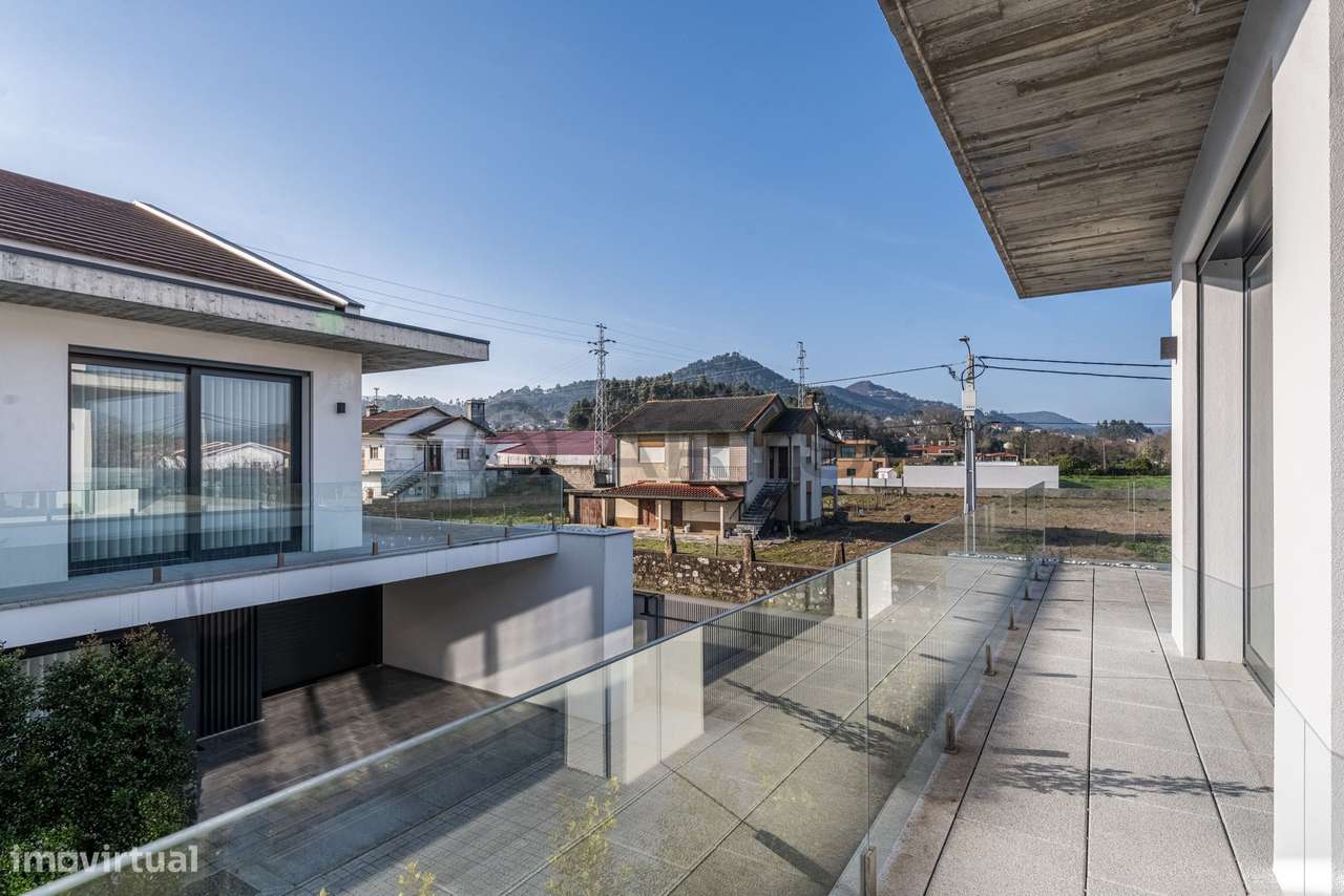 Moradia T3 semi-nova | Condomínio Fechado – Arcozelo, Ponte de Lima-23