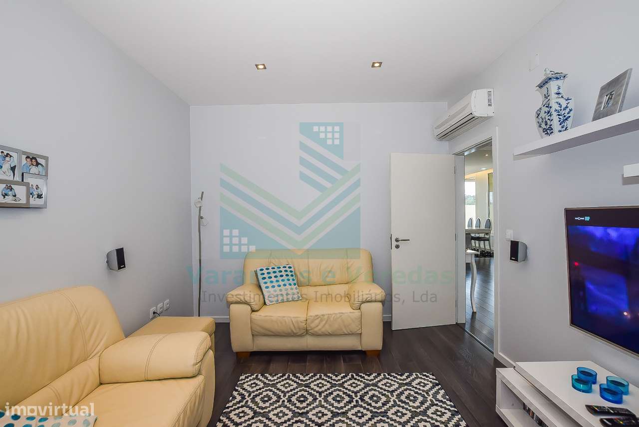 Moradia de luxo T5 com piscina e anexo-45