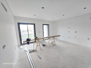 PS - Apartamento T1 Novo, ÚLTIMO PISO  garagem em condomínio fechado. - Grande imagem: 5/17