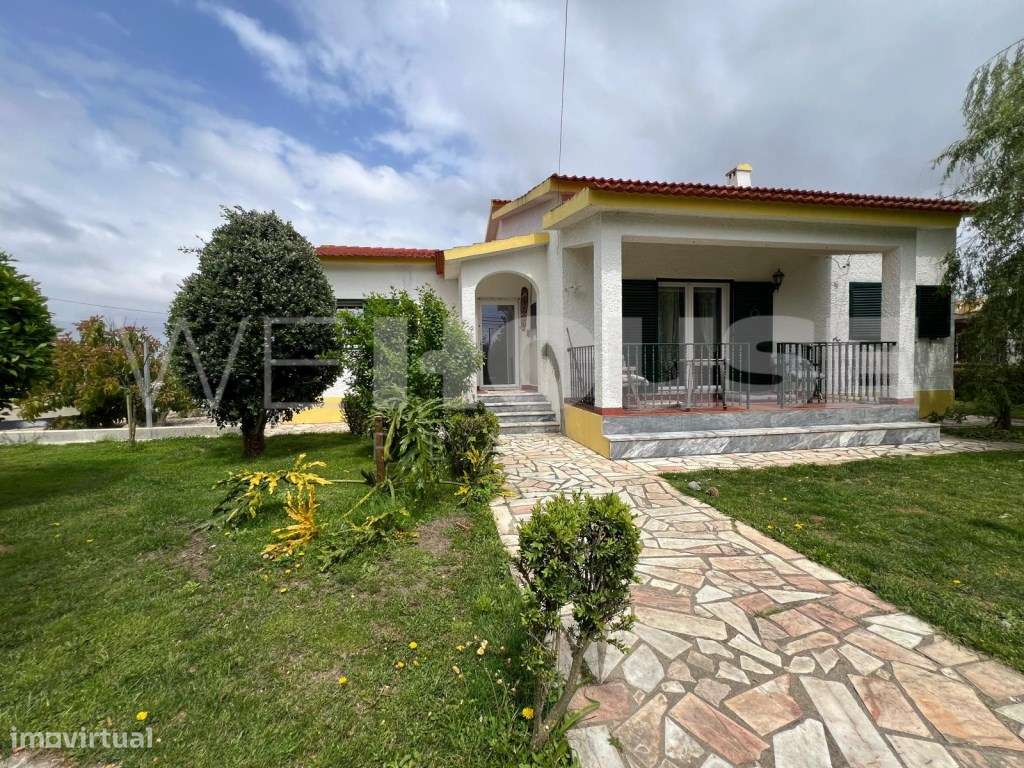 Moradia Térrea V5 na Lagoinha , Palmela-0