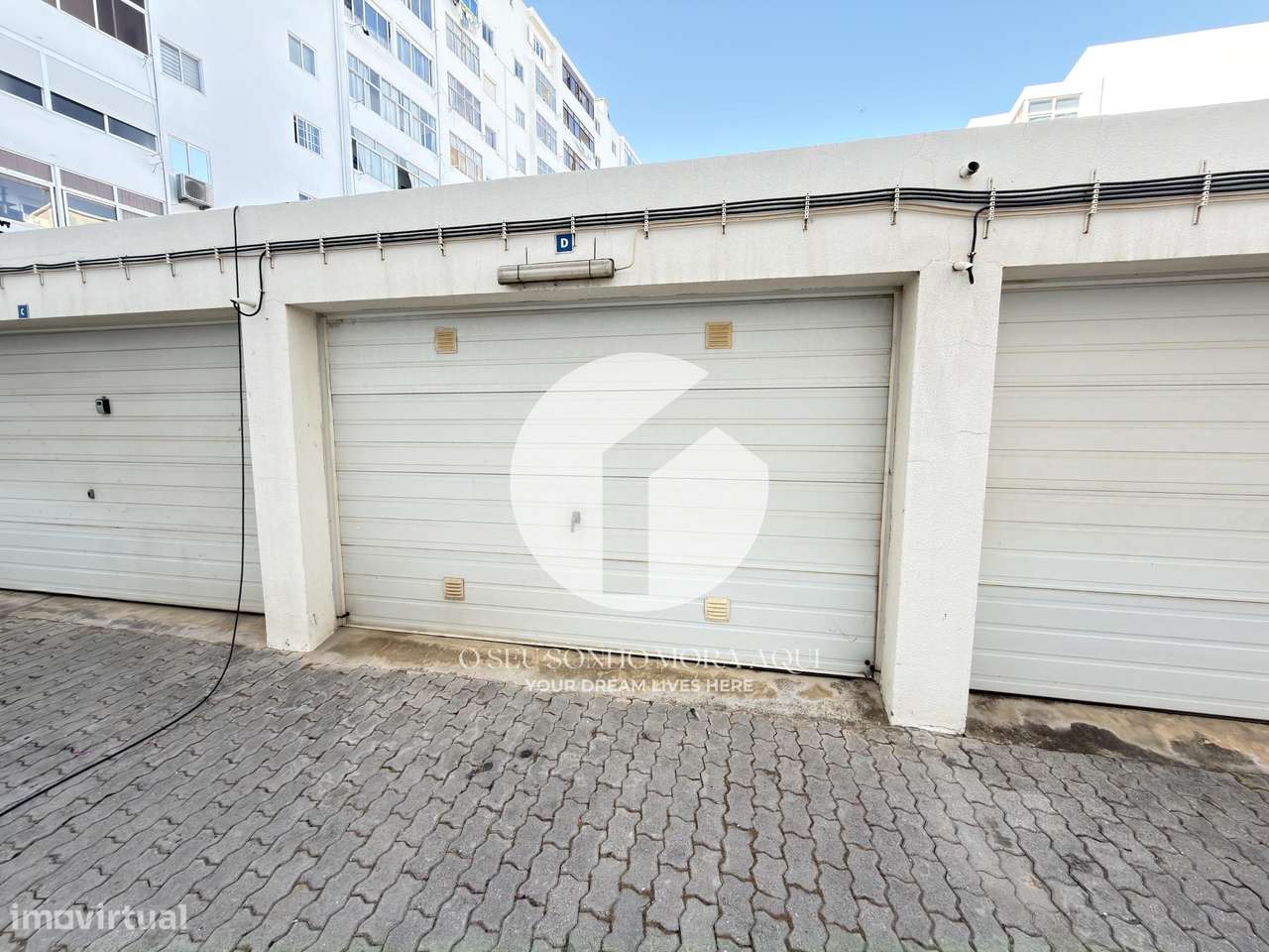 Apartamento T2 com Garagem Box - Olhão-26
