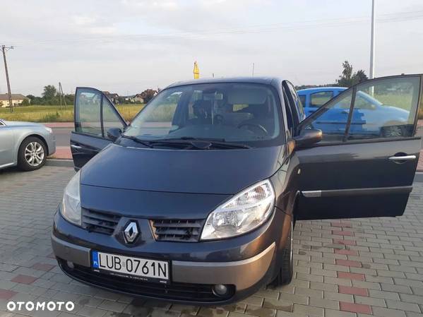 Renault Scenic - 1