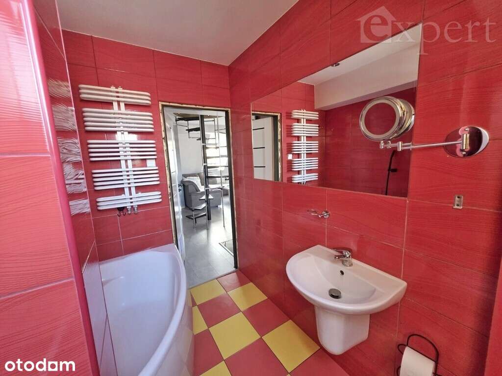 Dwa poziomy z tarasem i miejscem parkingowym-17