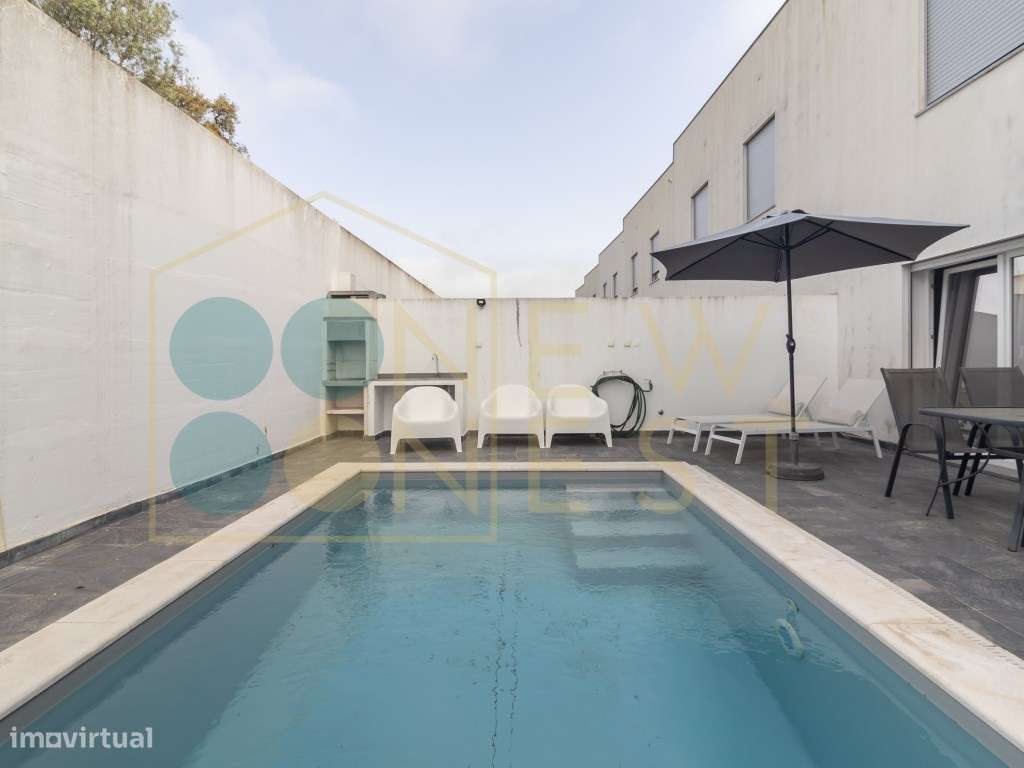 Moradia T4 com piscina e garagem nas Manteigadas | Setúbal-46
