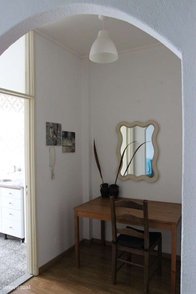 T2+1 -perto da constituição -escola Filipa Vilhena - centro saudePorto - Grande imagem: 4/9