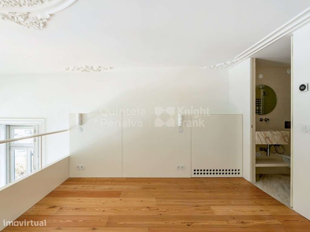 Apartamento T1+1 mezzanine com varanda junto ao Rio Douro - Grande imagem: 4/70