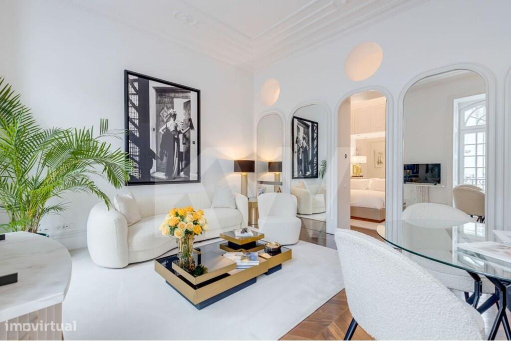 Apartamento inserido em Prédio do século XIX em localização premium e - Grande imagem: 1/49