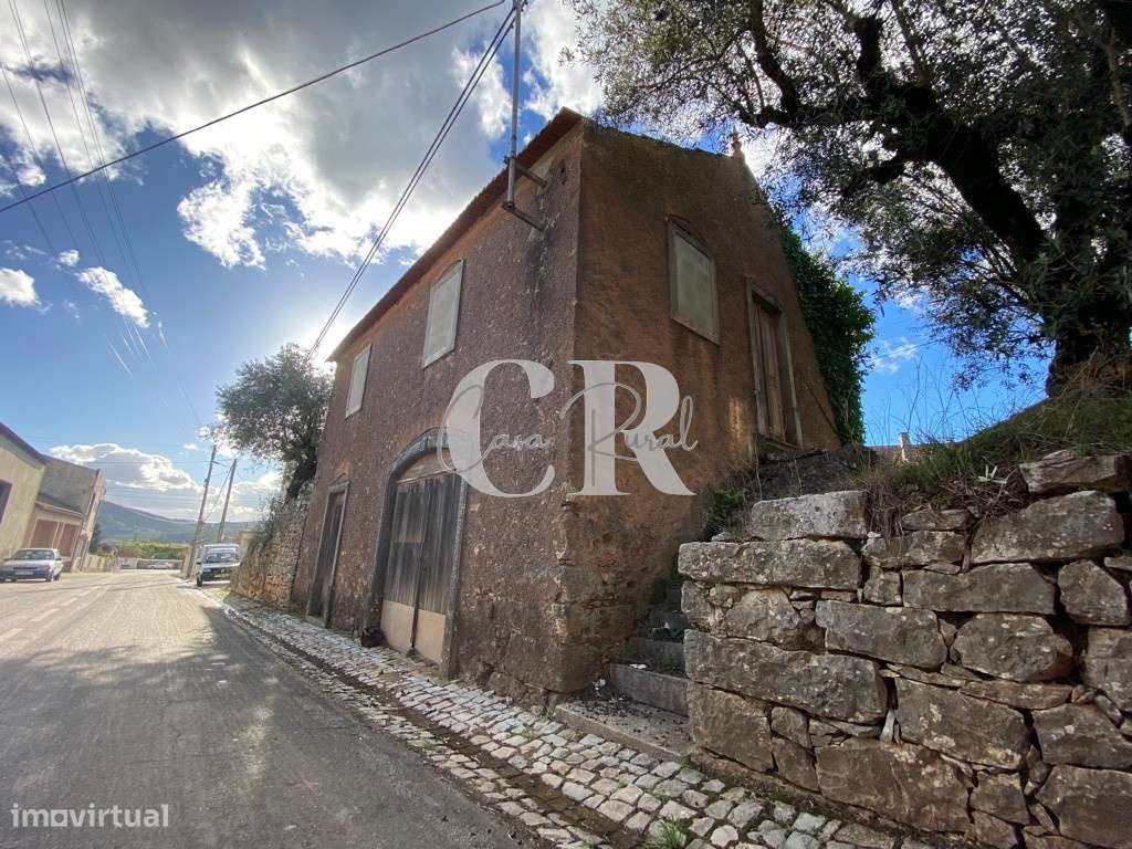 Casa de campo isolada em pedra com terreno - Grande imagem: 4/14
