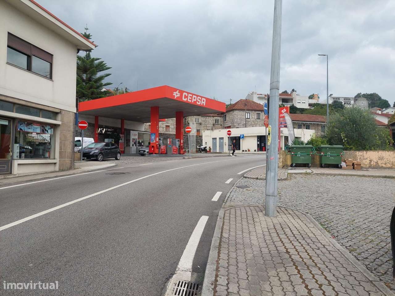 Espaço Comercial com 2 pisos para venda em Lordelo , Paredes-16