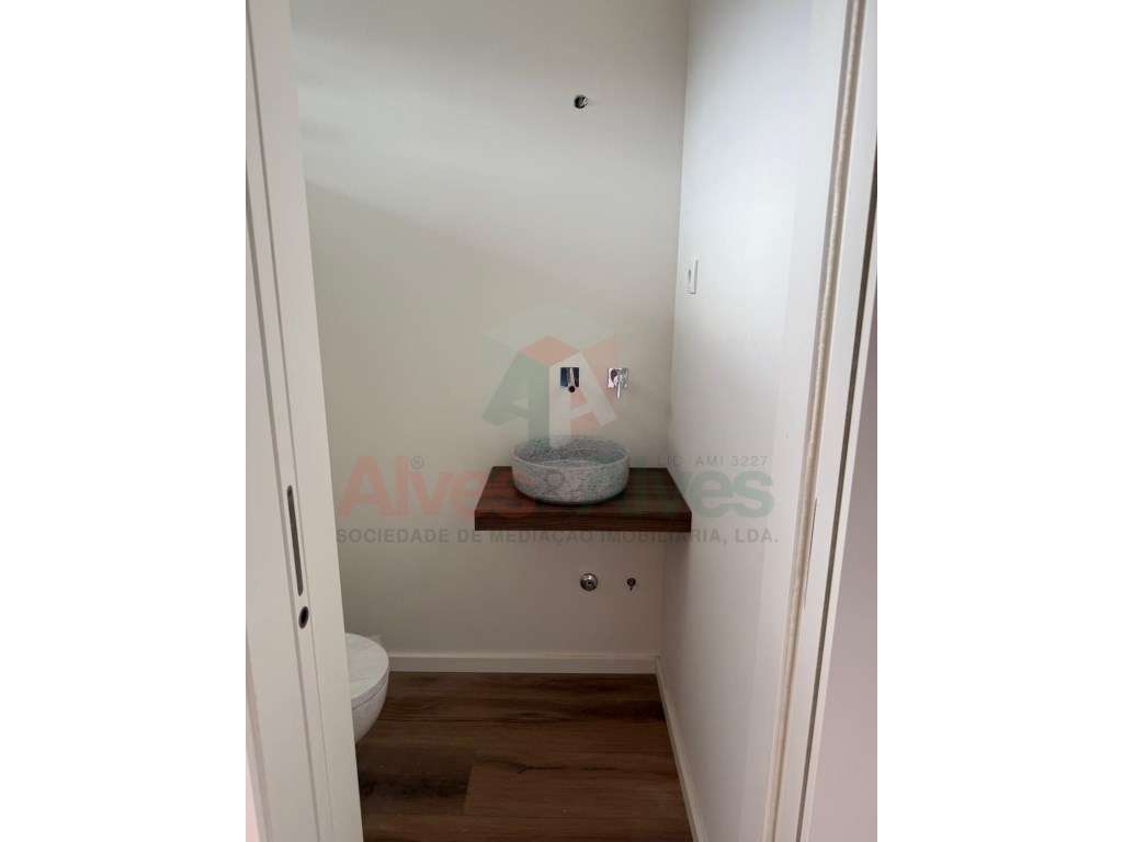 Moradia - T3 - Em construção - Previsão de conclusão: 2º Semestre /...-7