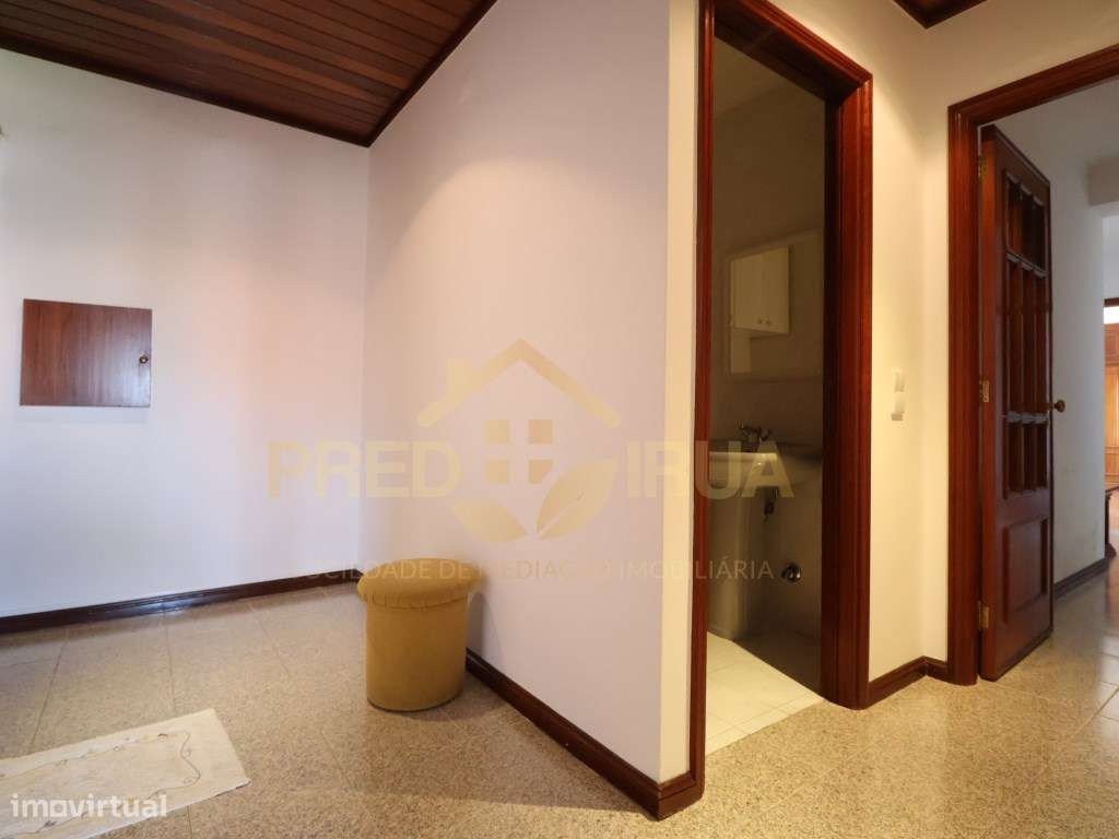 Fantástico T3 em Arcozelo com vistas de mar-18