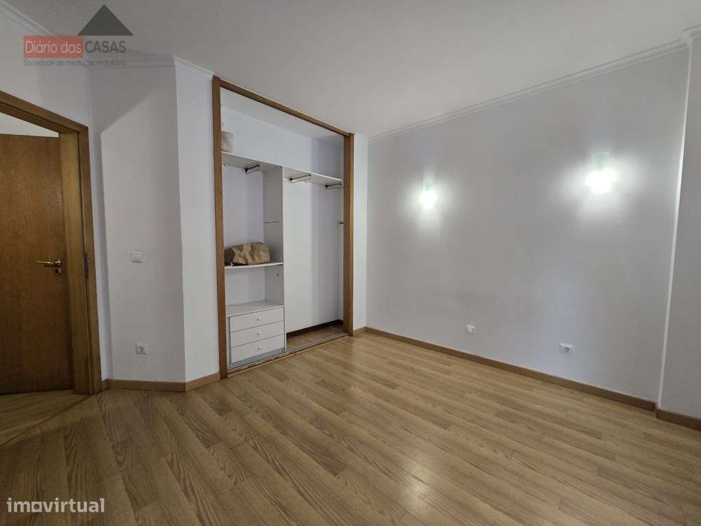 Apartamento T3 Vale das Flores-17