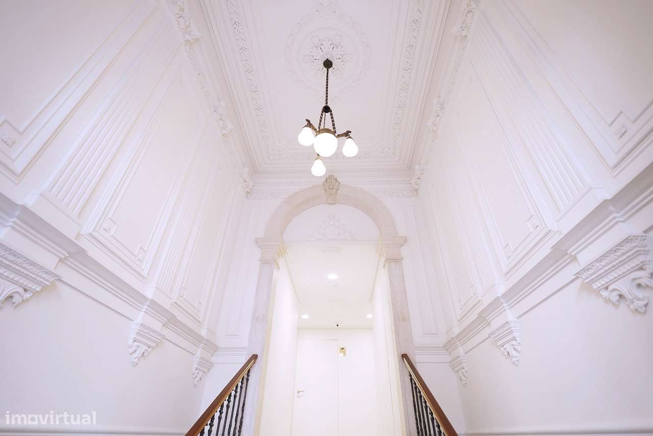 Apartamento T2 - Junto à Av. Liberdade - Totalmente Mobilado - Garagem-4