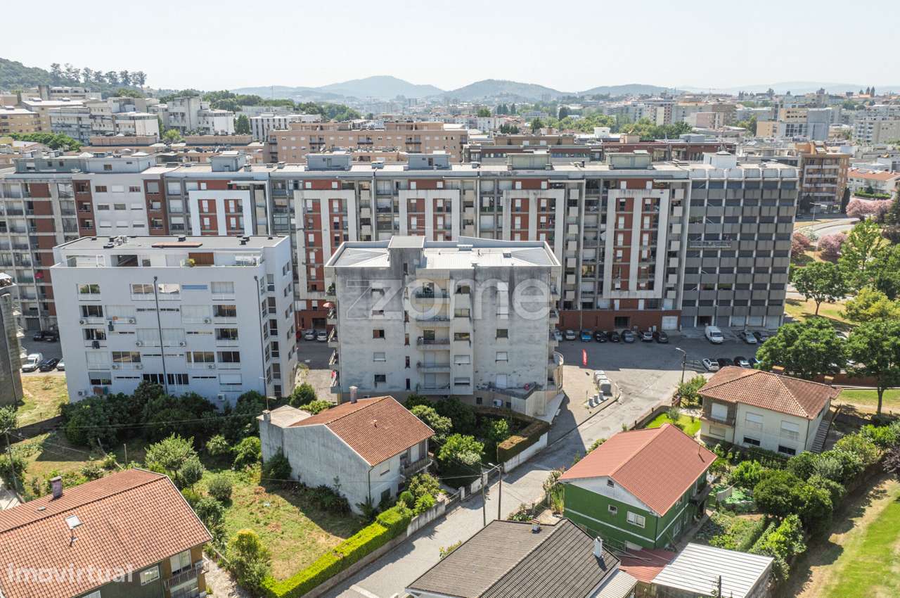 Apartamento T3 com Suíte em São Vítor, Braga-26