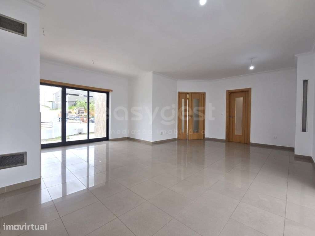 Moradia isolada na Quinta da Alembrança - Renovada - Grande imagem: 4/21