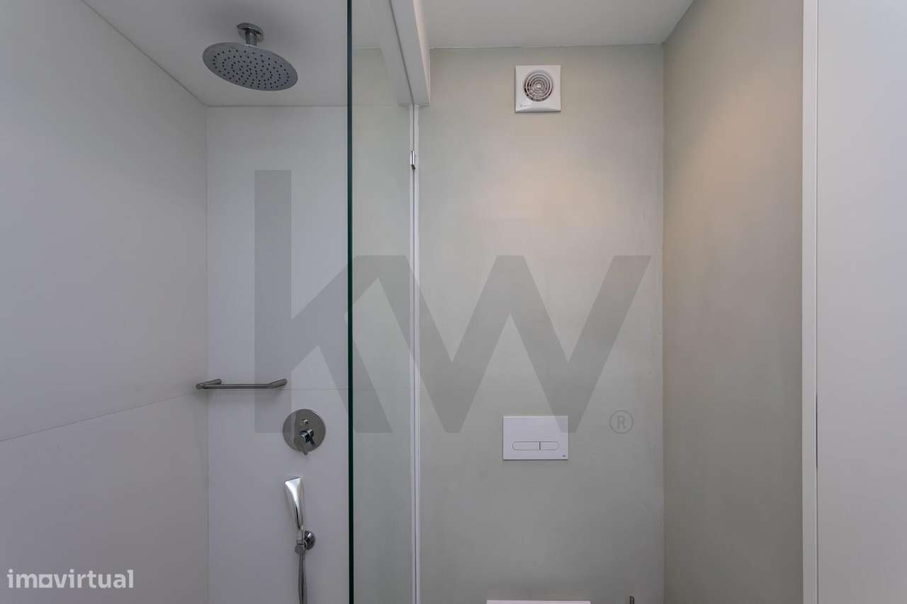 Apartamento T3 Renovado no Condomínio Torres de Lisboa | Laranjeiras S-30