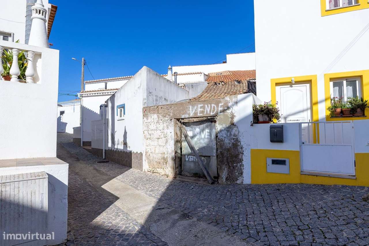 RUINA COM PROJETO SUBMETIDO PARA MORADIA T2, CARRAPATEIRA - Grande imagem: 4/8