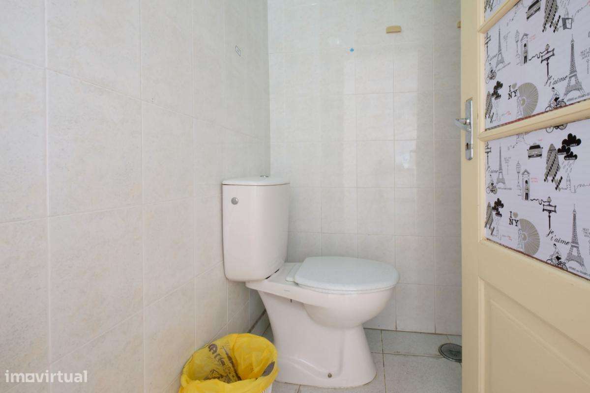 Quarto - localizado em Baixa Coimbra - Grande imagem: 2/21