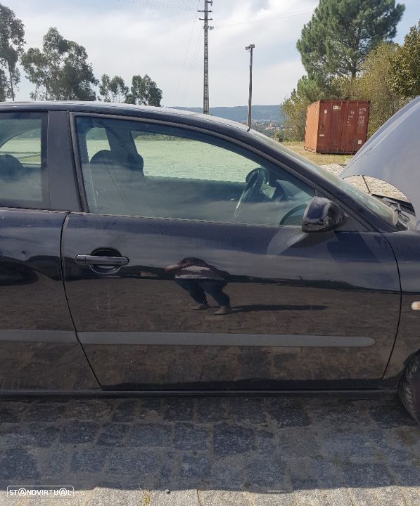 Peça - Porta Frente Direita Seat Ibiza 6L 2007