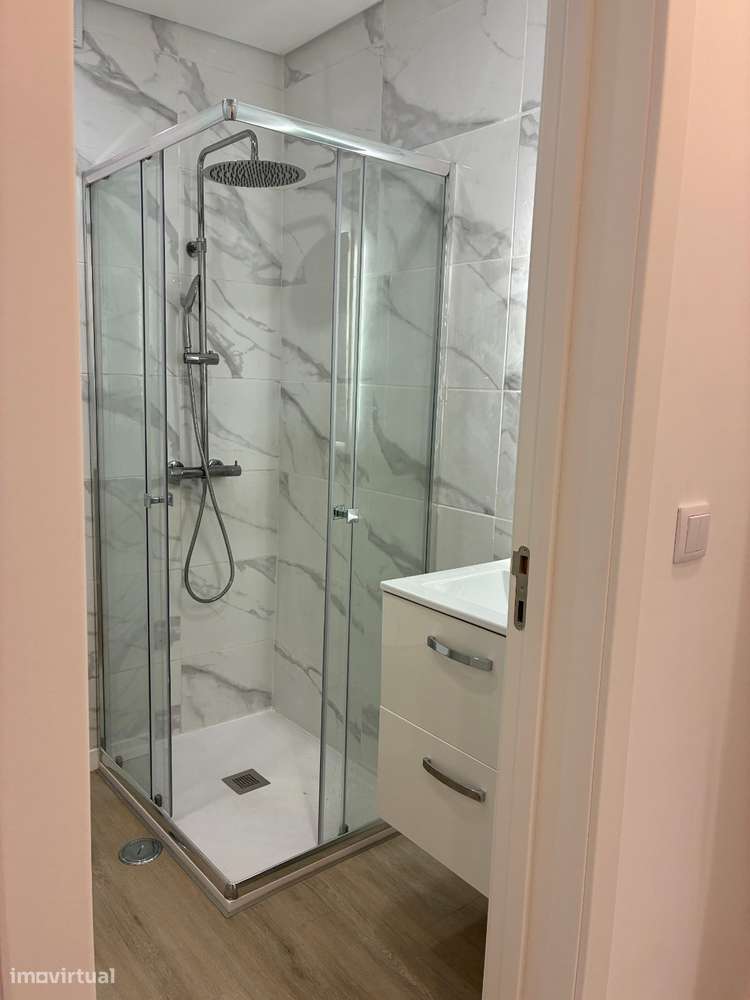 Apartamento T4 em Barreiro com Excelente Localização-37