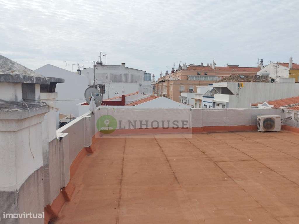 Exclusivo LNHOUSE: Prédio Inteiro / Venda Conjunta de Dois T2 no Ce...-24