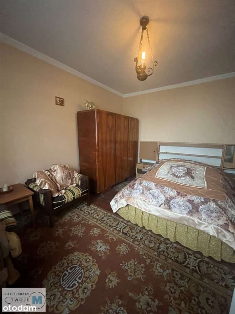 Dom w spokojnej okolicy-4