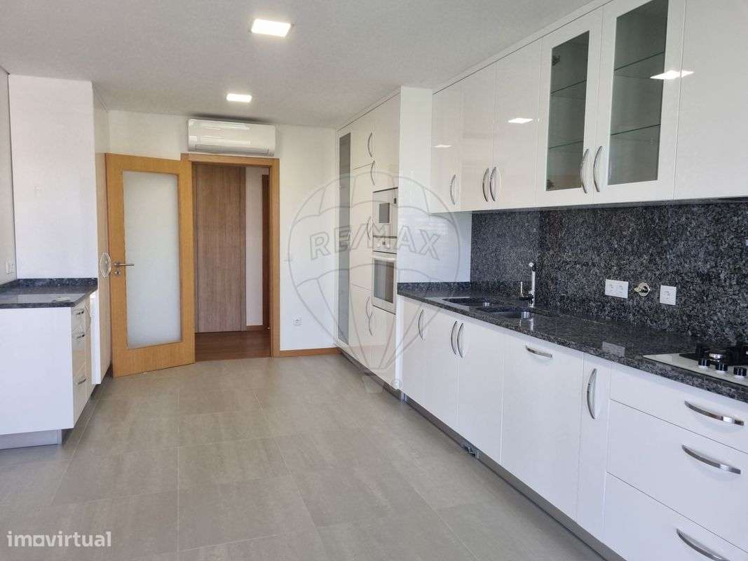 Apartamento T4 para venda-25