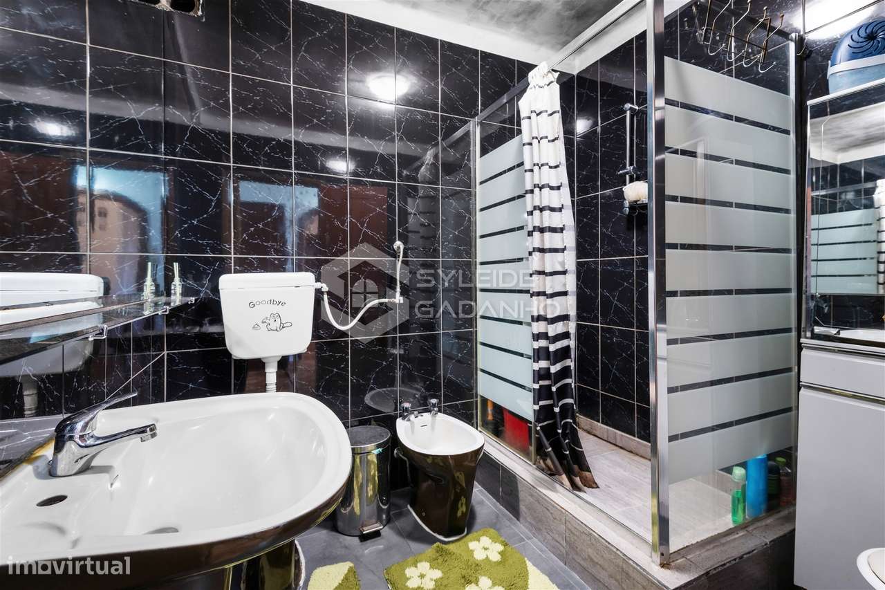 Apartamento T4 para VENDA na Calçada das Poldras, zona baixa da Covilh-21