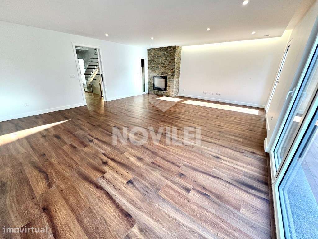 Moradia T3 em condomínio Fechado no centro de Leiria.-8