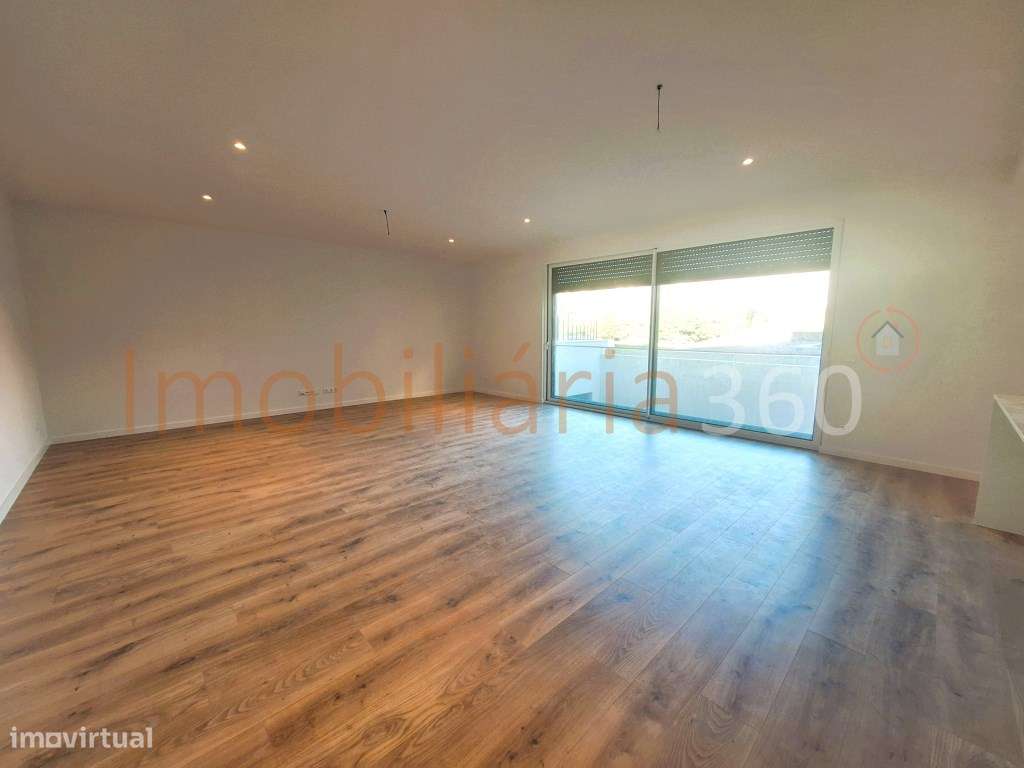 ** Apartamento T3 no Senhora do Porto Residence **-2