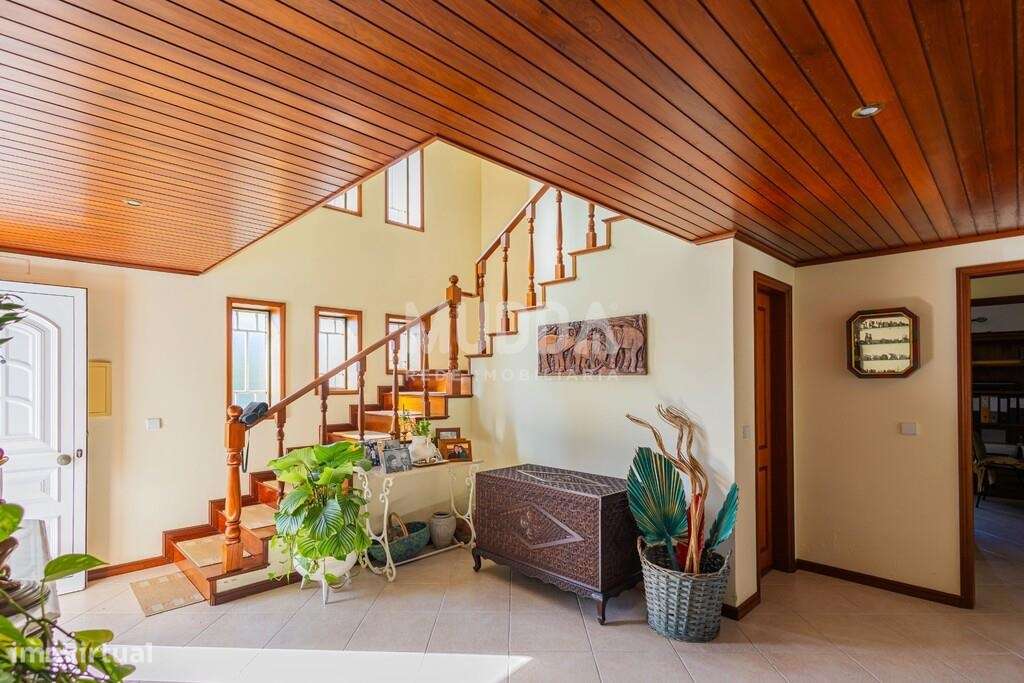 Moradia T4 à venda em Mataduços, Esgueira, Aveiro – Espaço, Conforto e-24