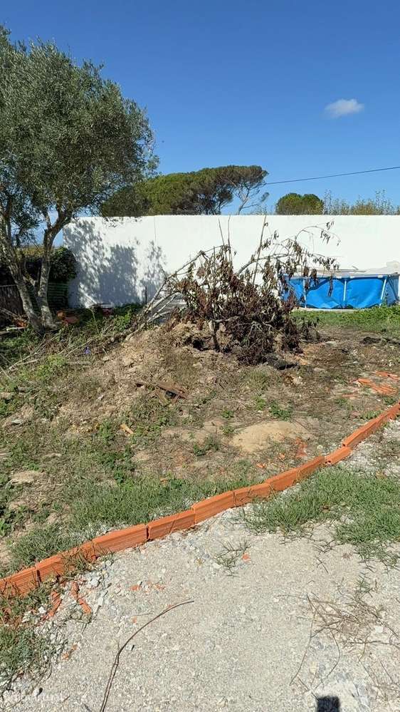 Moradia térrea T2 em A-do-Ruivos, Bombarral num lote de terreno URBANO - Grande imagem: 4/15