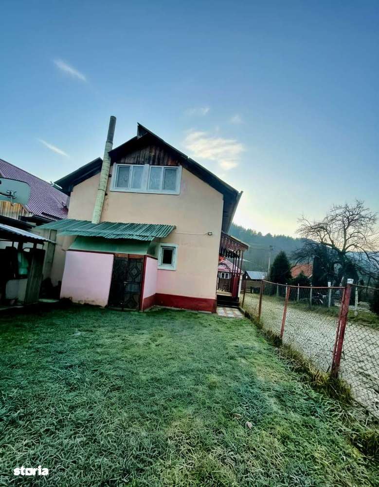 Casă cu 4 camere, peisaj Vladeasa in Sacuieu - Imagine principală: 5/10