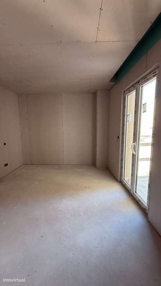 APARTAMENTO T2 Duplex  com terraço, como novo, Situado no Bairro No...-14