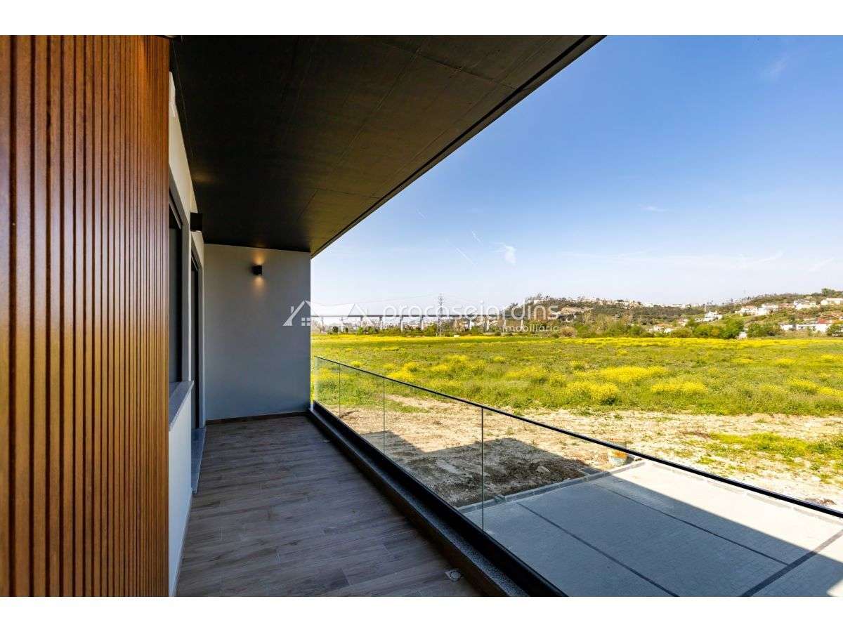 Apartamento T3 Moderno com Excelentes Acabamentos-22
