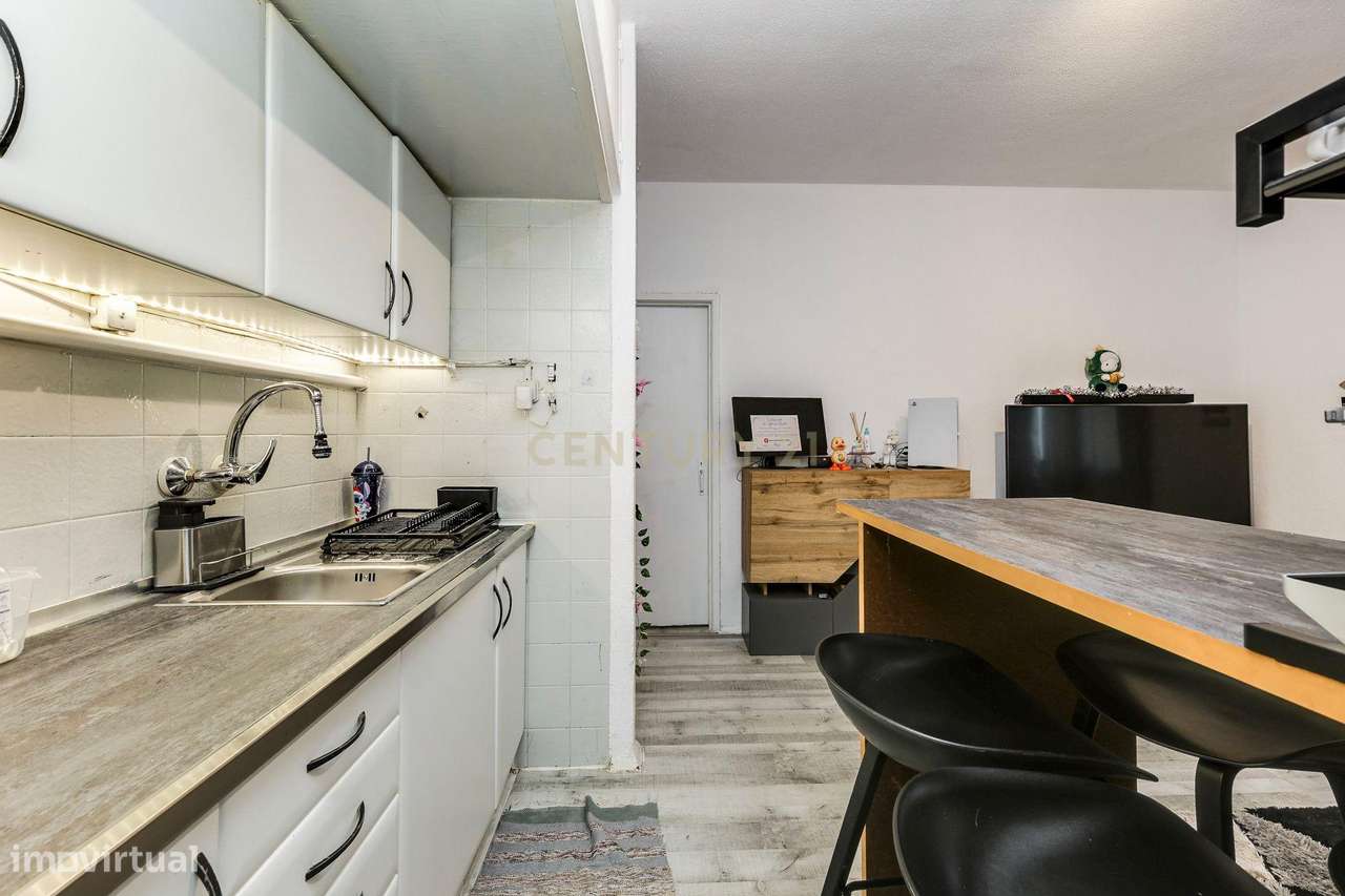 Apartamento T1 em Agualva e Mira Sintra-13