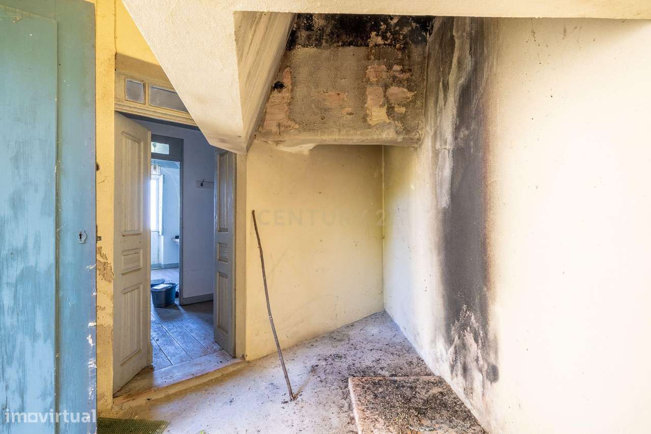 Moradia para Reabilitação com Terreno +1.000 m² | Vista sobre a Ria de-24