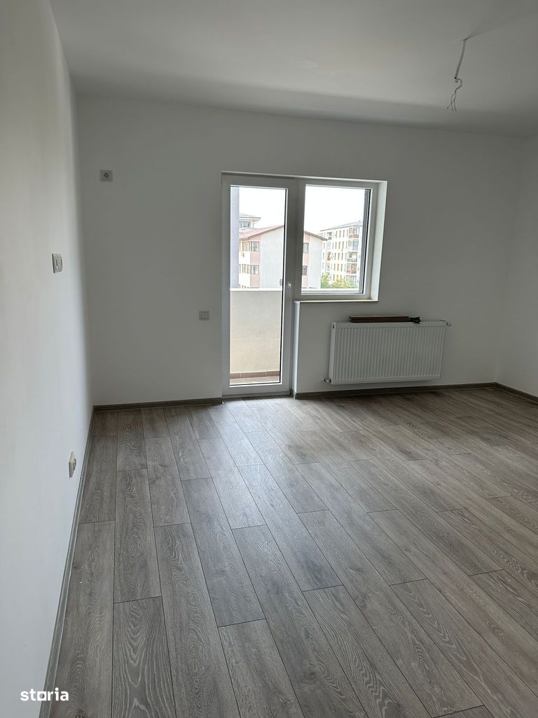 Apartament 3 camere spatios metrou aproape