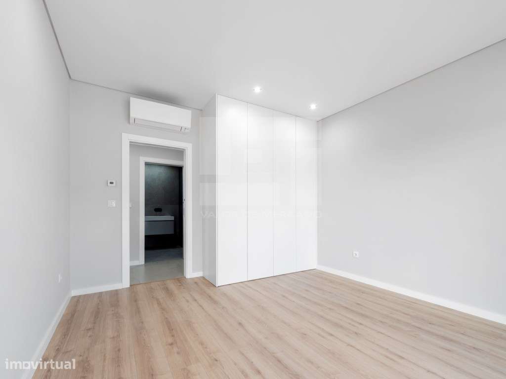 T4 DE LUXO - NOVO - MODERNO - SÓBRIO - Viseu - BEM LOCALIZADO - ACA...-22