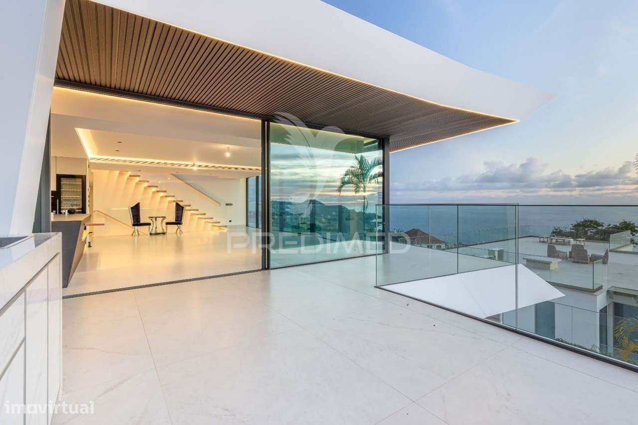 LUXUOSA MORADIA T4 COM PISCINA VISTA MAR.-9