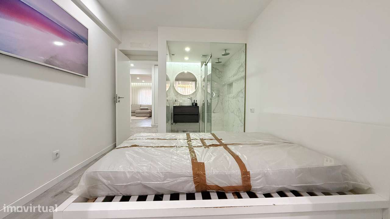 Apartamento T2 Totalmente Remodelado com Suite e Varanda-13