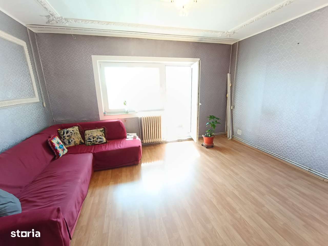 Apartament 4 camere decomandat cu centrală, Zona Micalaca - Miorița