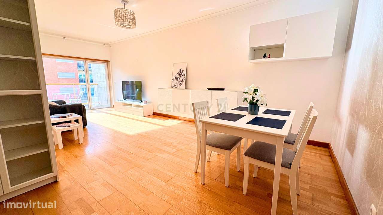 T2 Mobilado com varandas e garagem no Parque das Nações - Grande imagem: 3/30