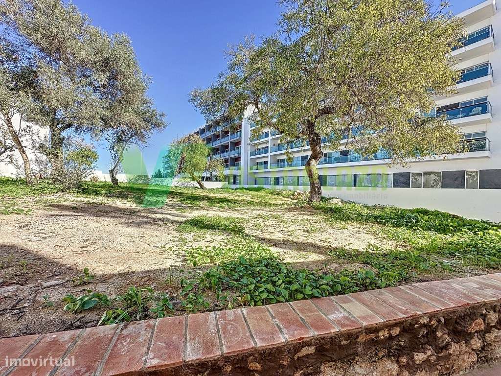 Moradia Geminada T2+2 Remodelada com Garagem, Espaço Exterior e Exc...-2