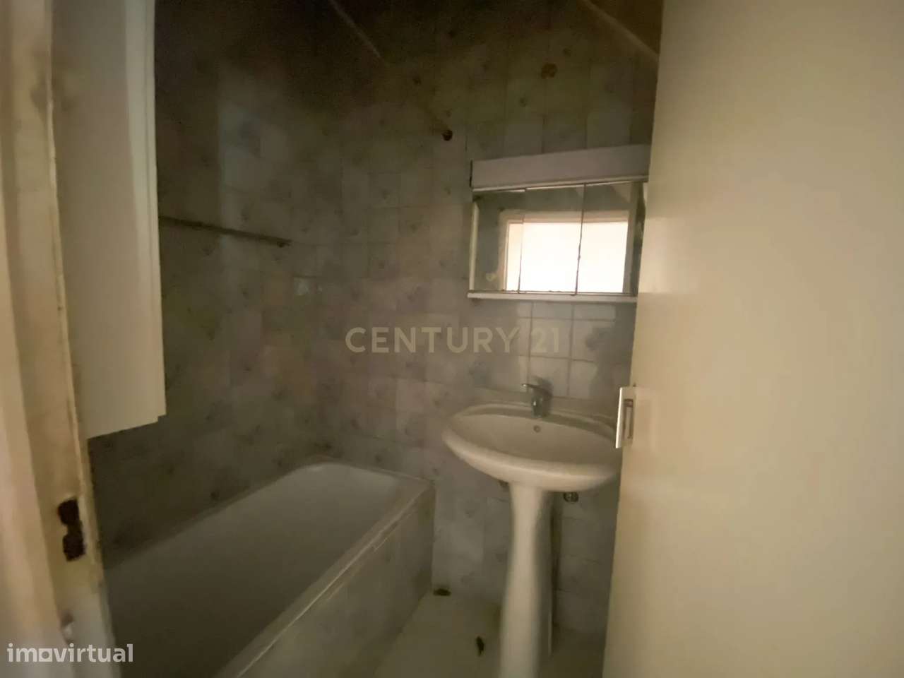 Prédio Para Reabilitação - A 100 metros do Polo Principal da UBI, Covi - Grande imagem: 4/9