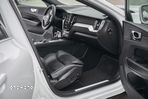 Volvo XC 60 D5 AWD Geartronic RDesign - 24