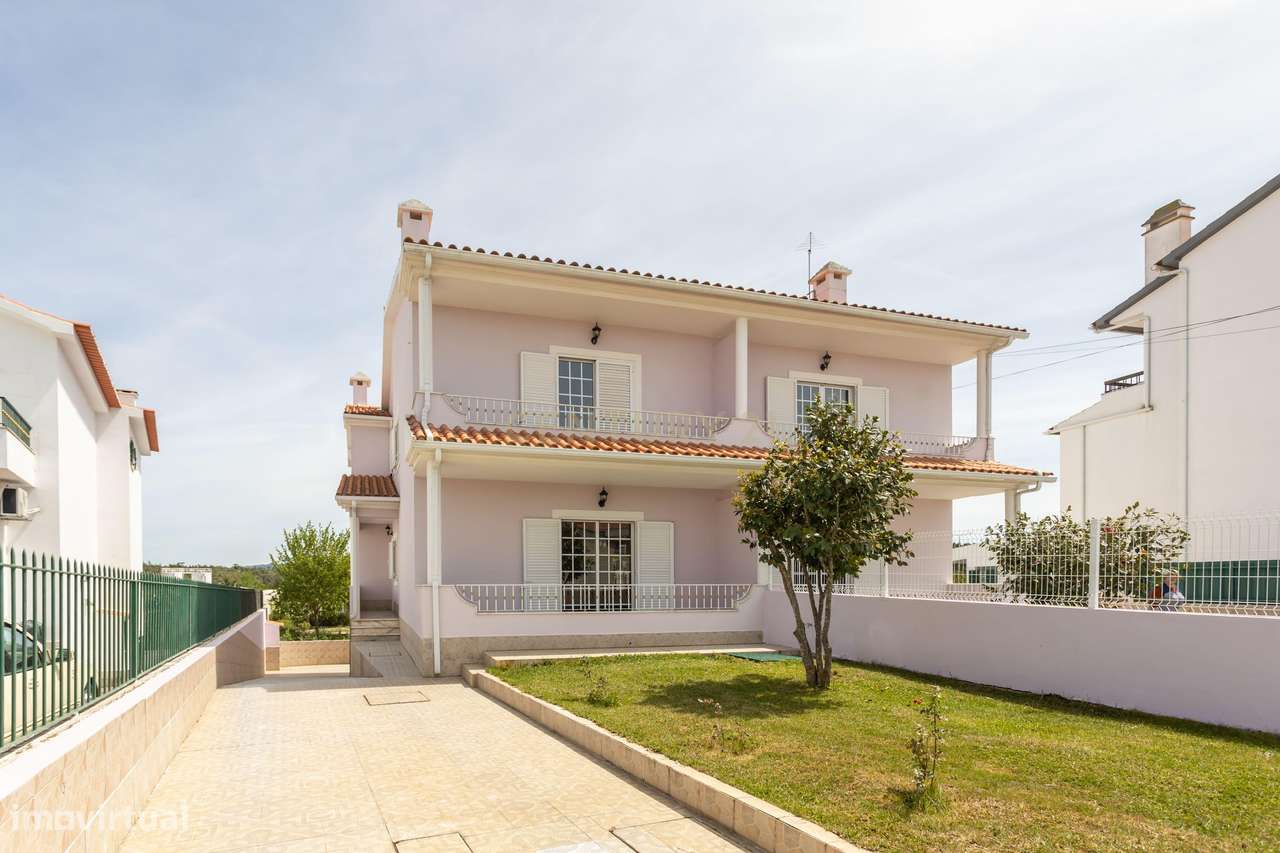 Moradia de 6 assoalhadas em lote de 500 m2-36