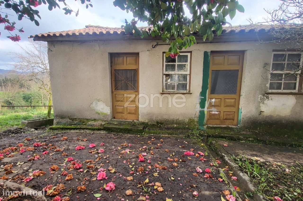 Terreno para construção com ruina, S. Paio, Vizela - Grande imagem: 2/11